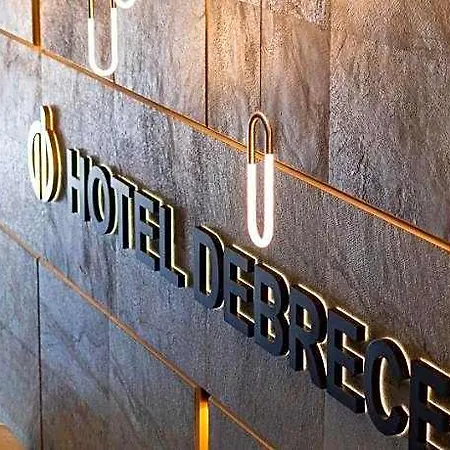 Obester فندق ديبريتْسين